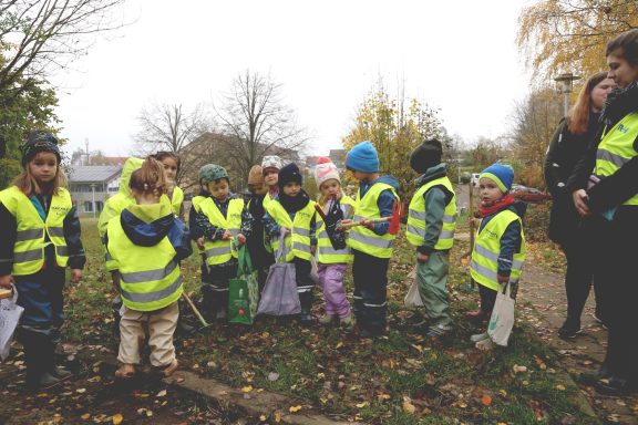 Naturschutzplanung Riegelsberg_Aktion mit Schul- und Kindergartenkindern